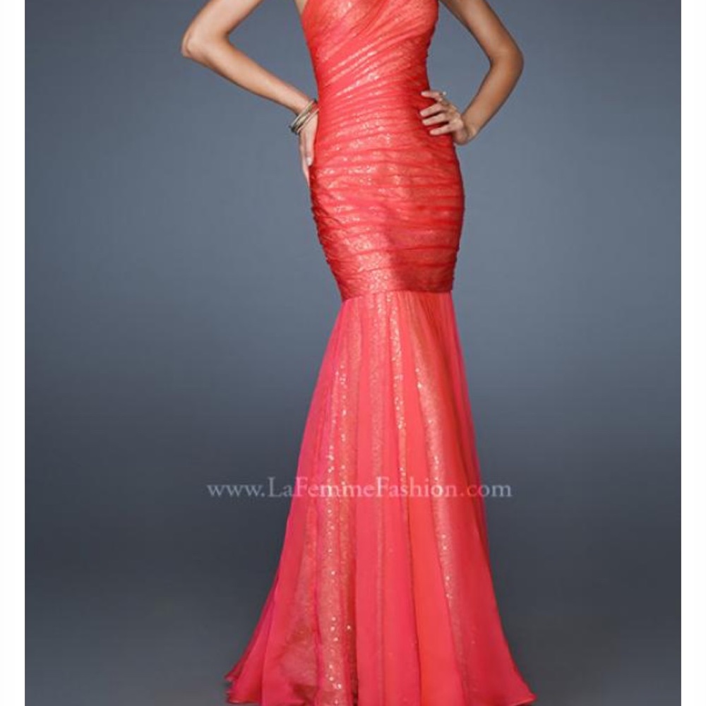 Worn once la femme mermaid style dress, has a gold sequin underlay